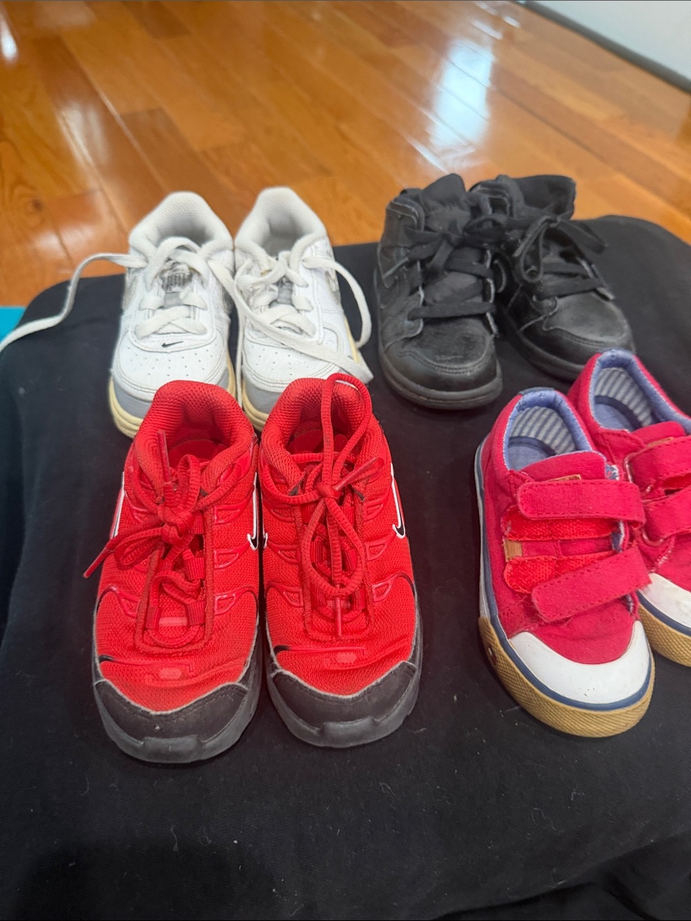Nike 3 pairs and 1 Tommy Hilfiger.   Different style.